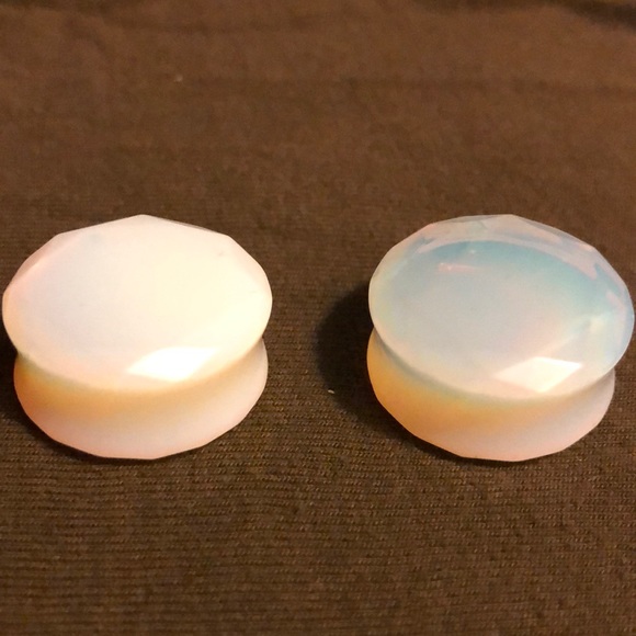 Opalite plugs - Picture 2 of 2